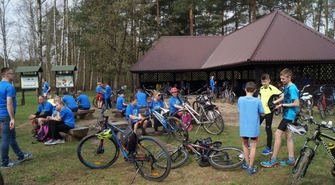 Ponad stuosobowa grupa rowerzystów uczciła pamięć Ojca Józefa Jońca