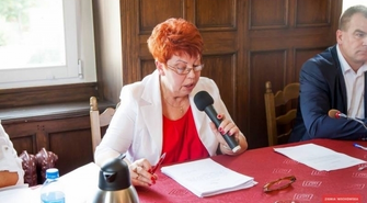 Radni NWNS apelują o rezygnacje, Hanna Knaflewska - Walkowiak przekonuje, że jest niewinna