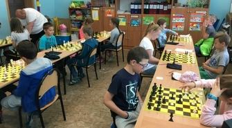 Mistrzowie szkoły w królewskiej grze