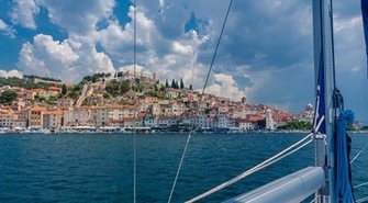 Rejsy jachtem - nowy sposób na udane wakacje