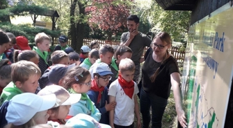 Uczniowie poszli w las