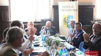 Powiat chce powierzyć gminie prowadzenie powiatowej biblioteki publicznej