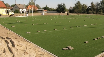 Prace przy budowie boiska w Witoszycach