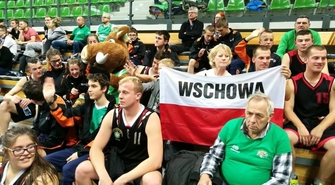 Zawodnicy Olimpiad Specjalnych z SOSW na meczu ligowym w Zielonej Górze