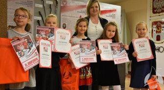 Wzbogacili wystawę swoimi pracami