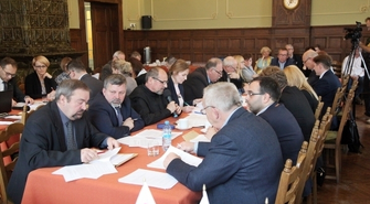 Diety radnych mają wzrosnąć średnio o ponad 100 złotych