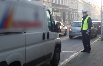 W centrum Wschowy potrącono kobietę. Z poważnymi obrażeniami ciała trafiła do szpitala