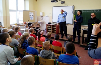 Funkcjonariusze o bezpieczeństwie w trakcie ferii