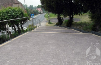 W Starym Strączu oddano schody do użytku