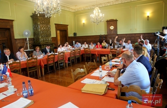 Burmistrz Patalas bez absolutorium