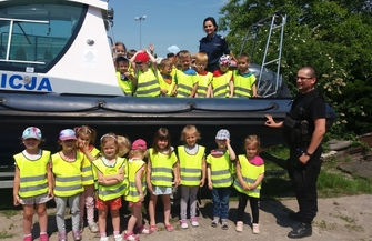 Przedszkolaki z wizytą w komendzie Policji
