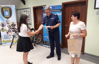 Uczennica SP Szlichtyngowa wygrała turniej Bezpieczne Wakacje z Lupo