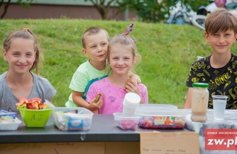 Wspomóż młodych kibiców - kup lemoniadę