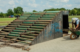 Po interwencji radnego Giezka trwają prace naprawcze urządzeń do jazdy na deskorolce