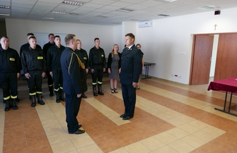 Ślubowanie dwóch strażaków w KP PSP w Górze