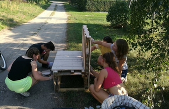 Seniorzy i młodzież przełamują bariery