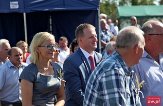 Boryczka Obiecujemy sprawiedliwie dzielić tymi bochnami chleba