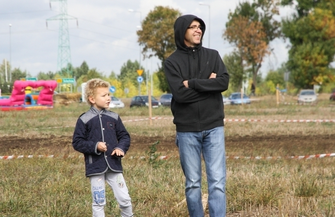 Ryk silników nad Sławą