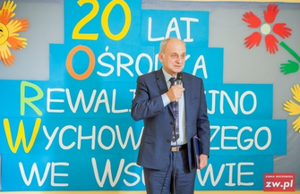 Waldman Obecnie przełamuje bariery społeczne