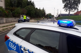 10-latek trafił do szpitala. Chciał przejść na drugą stronę drogi