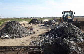 Hałdy śmieci w Osowej Sieni