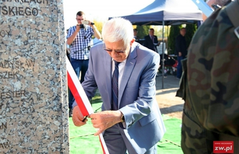 Odsłonięto obelisk ku pamięci działaczy niepodległościowych