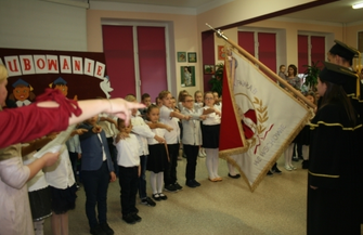 Ślubowanie pierwszoklasistów w SP 3