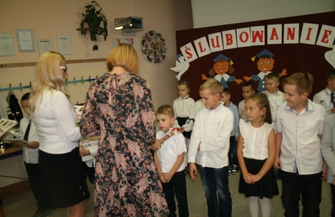 Ślubowanie pierwszoklasistów w SP 3