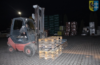 Uczniowie realizują kurs kierowca wózków widłowych