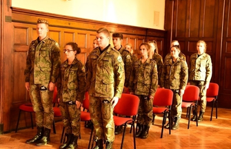 Akt nadania klasom mundurowym stopni awansu