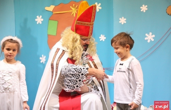 Wizyta biskupa Miry w przedszkolu