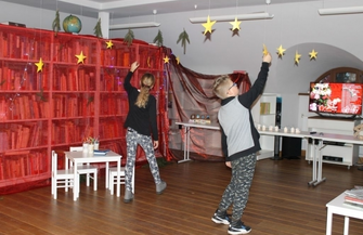 Przedświątecznie we wschowskiej bibliotece