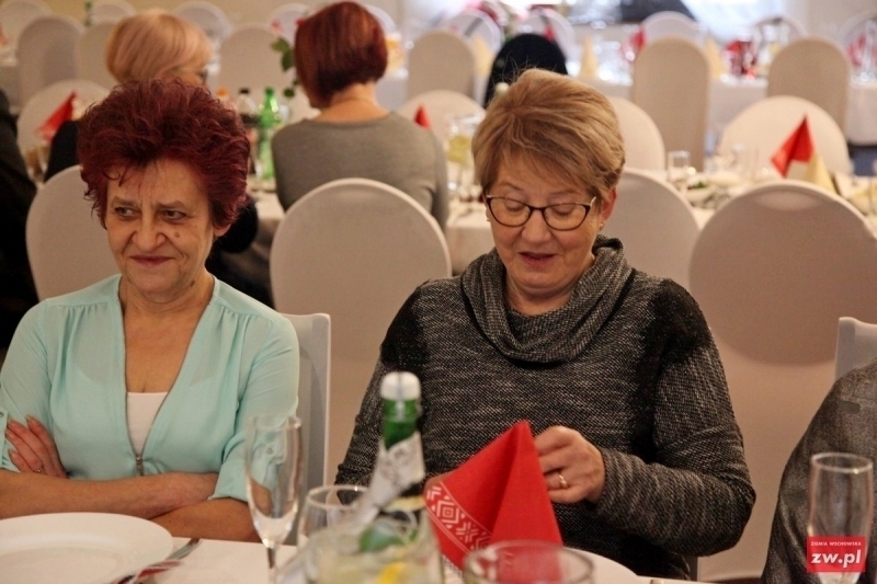 Lucyna Omieczyńska Cieszcie się państwo miłością najbliższych ich szczęściem i osiągnięciami. Nowy rok w UTW