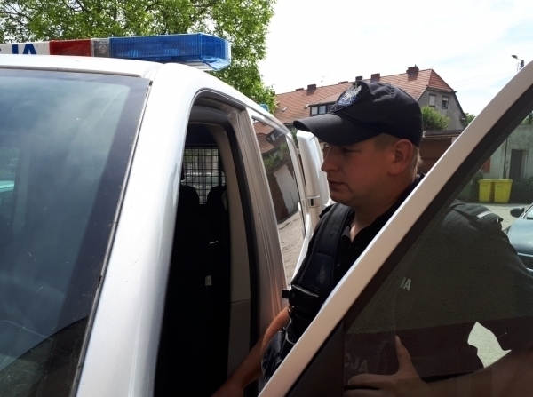 Kłęby dymu i palące się przedmioty. Nietrzeźwy palacz pracował przy rozgrzanym do czerwoności piecu