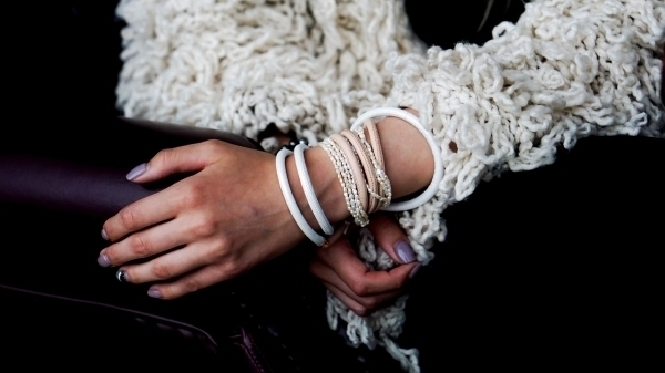 Bransoletka Swarovski ciekawy akcent stylizacji