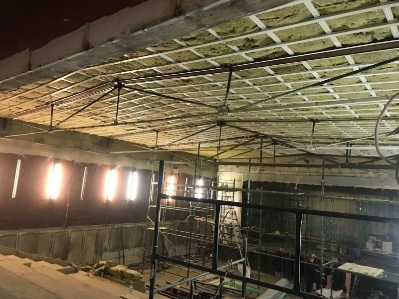 Kabina operatora kina zamontowana
