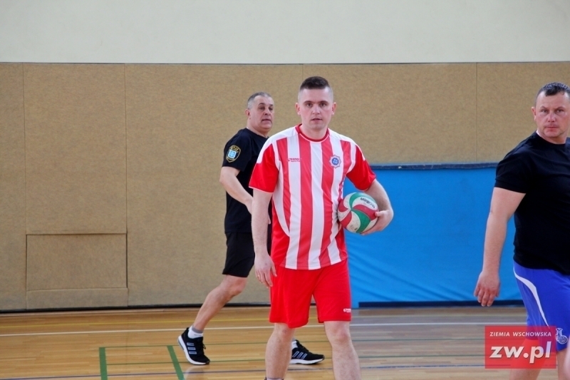 Puchar komendanta dla I Zespołu Szkół. Służby mundurowe kontra nauczyciele 02
