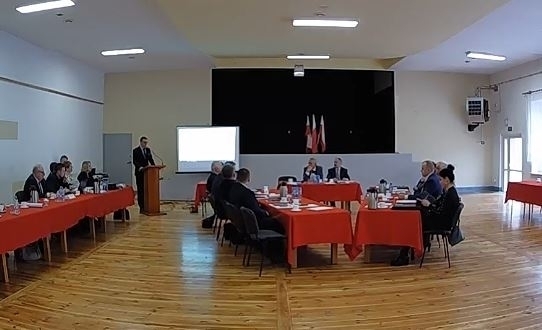 Poseł Ast o przywróceniu połączeń autobusowych na czwartkowej sesji w Szlichtyngowej