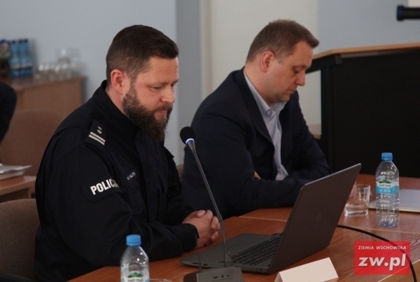 Przemoc domowa czy przemoc w rodzinie Dyskusja na sesji Rady Powiatu Wschowskiego