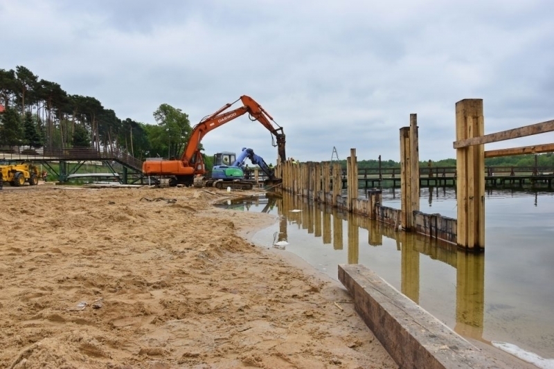 Oglądaliśmy prace na nowej plaży