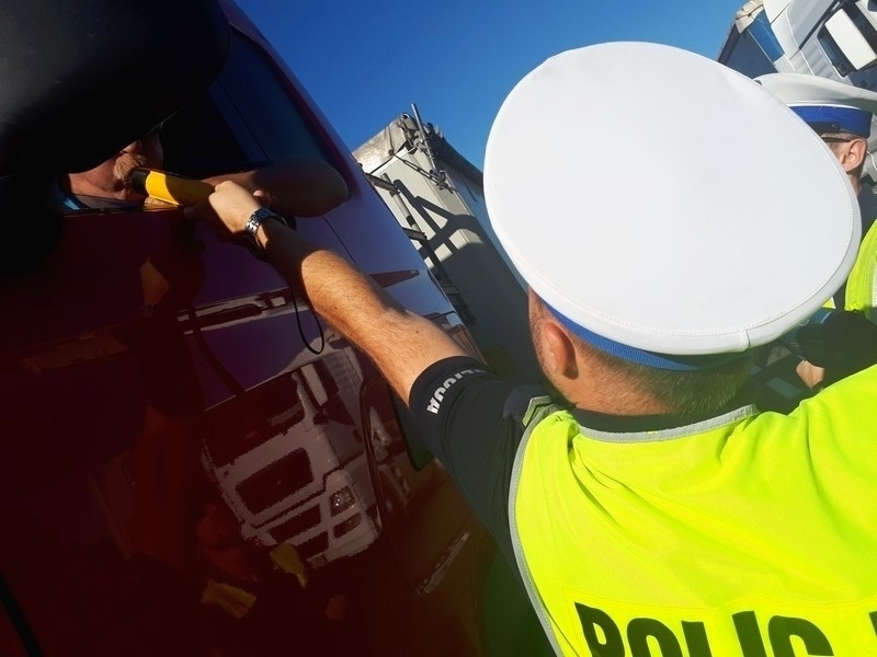Bezmyślni kierowcy w powiecie. Po alkoholu za kółkiem