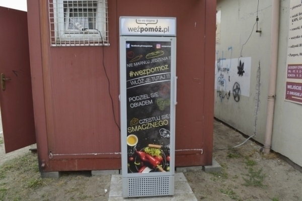 Nie marnuj dobrego jedzenia. Napełnij Lodówkę Społeczną