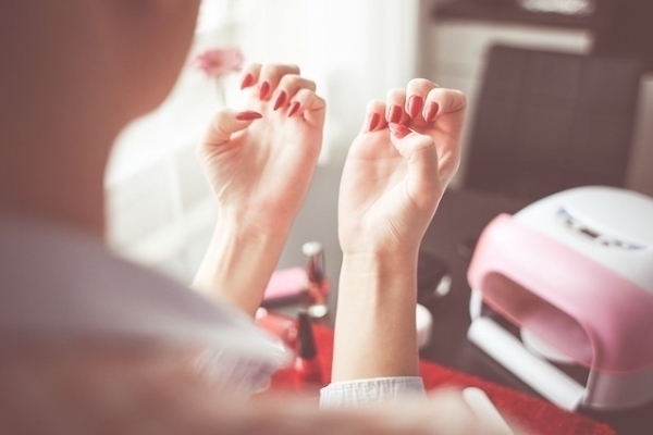 Manicure hybrydowy wykonasz go sama