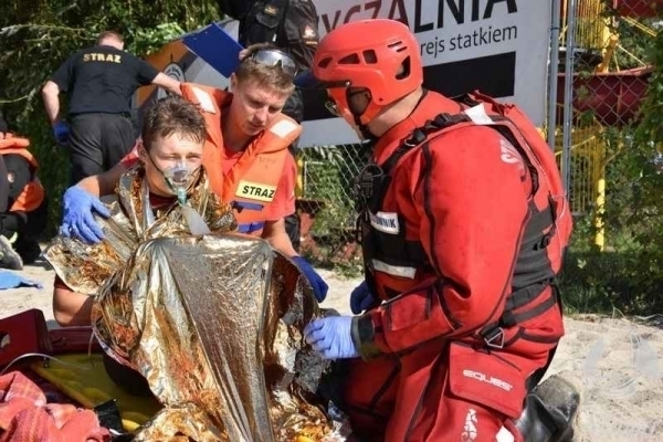 Strażacy przeprowadzili ćwiczenia na Jeziorze Sławskim