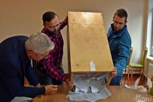 Liczenie głosów w Sławskim Budżecie Obywatelskim
