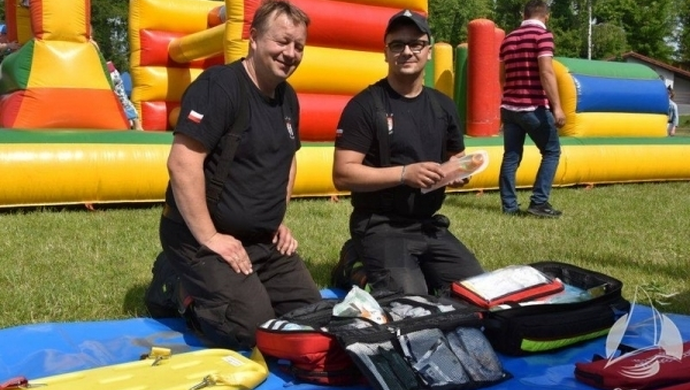 Najmłodsi świętowali nad jeziorem