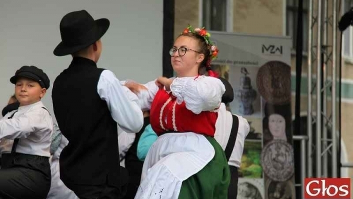 Artyści na scenie podczas Europejskich Dni Dziedzictwa - FILM
