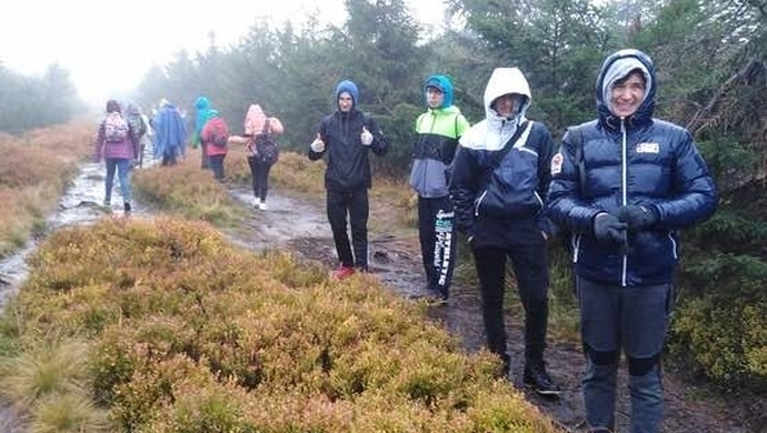 Każdy chce zdobyć swój szczyt - wyprawa trekkingowa po górach izerskich