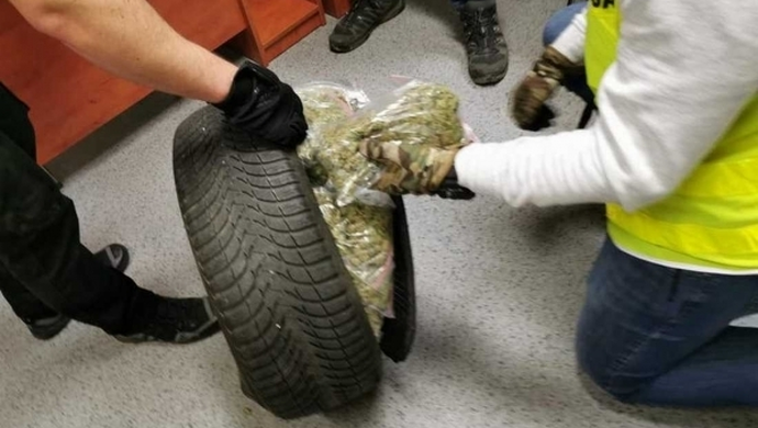 Koło pełne narkotyków