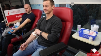 Zbiórka krwi przed Komendą Powiatową Policji